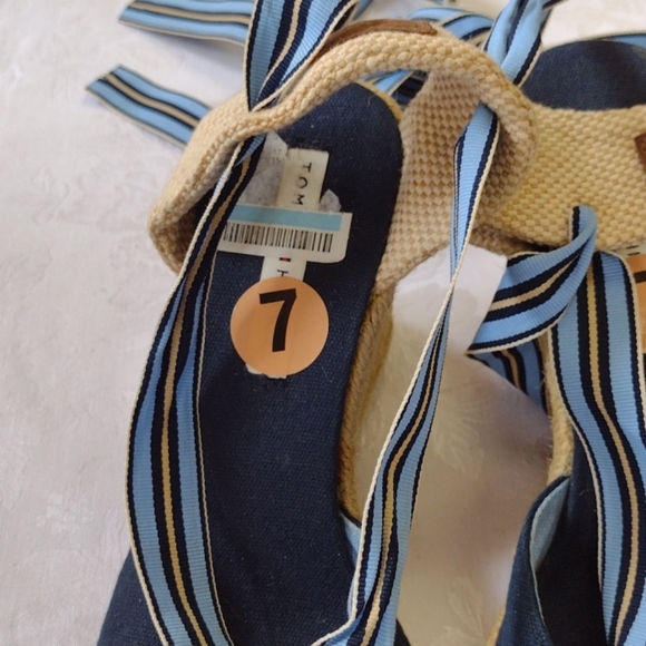 Tommy Hilfiger navy wedge sandal - Picture 2 of 5